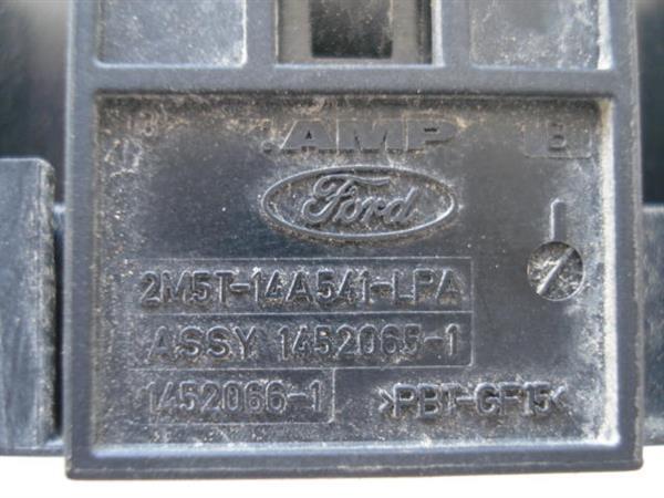 FOFO9801735 Ford Focus 1998-2004 | Βάση Φις Καλωδίων